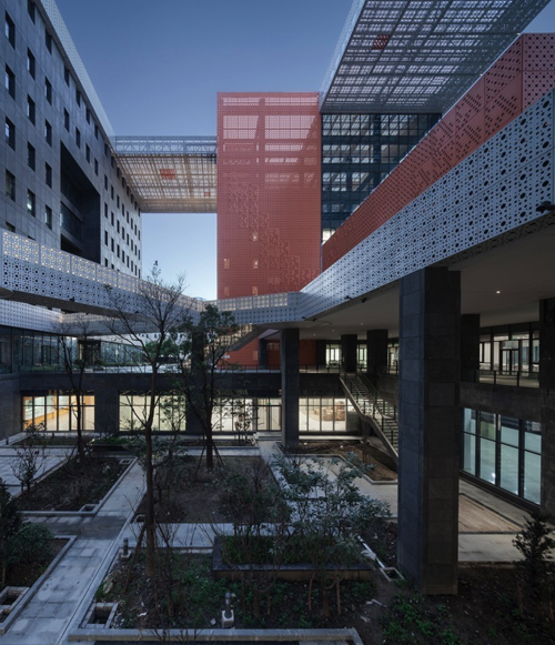 上海焦点生物技术研发中心 / 清华大学建筑设计