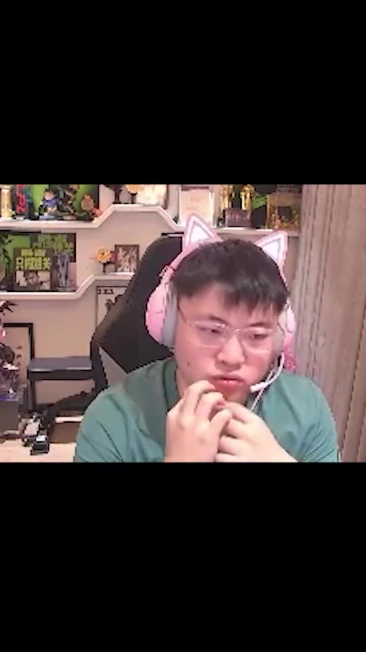 谈球吧(中国)官方网站新玩家太少🙃Uzi：感觉现在初高中基本玩手游 大学LOL才多起来