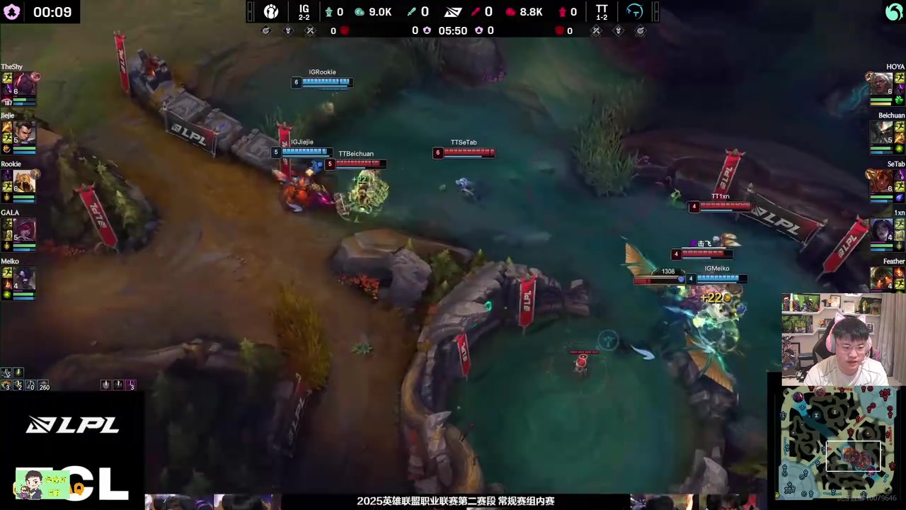 谈球吧体育官网入口Uzi看Rookie沙皇关键推四个：肉鸡本鸡，要拿MVP了！