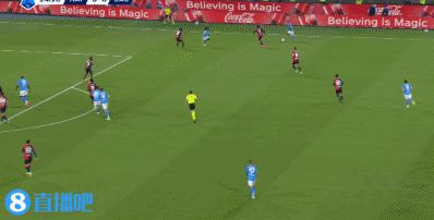 谈球吧体育app下载半场-那不勒斯暂1-0卡利亚里 麦克托米奈精彩凌空侧勾破门